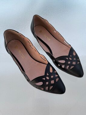 Restricted Black Cut-Out Faux Leather Ballet Flats ~ Women’s 6.5